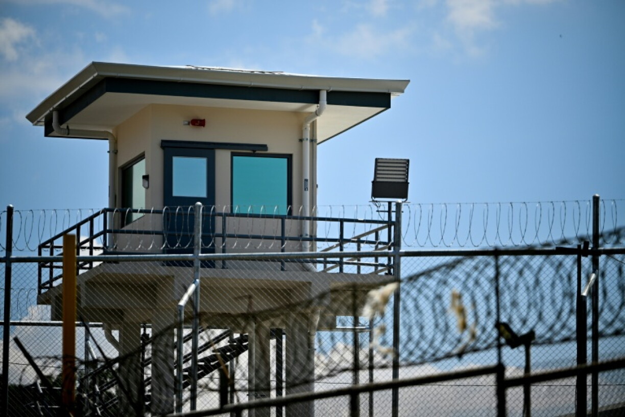 Mirador de la nouvelle prison de haute sécurité inaugurée au Costa Rica, inspirée de la mégaprison anti-gangs du Salvador, le 14 octobre 2026