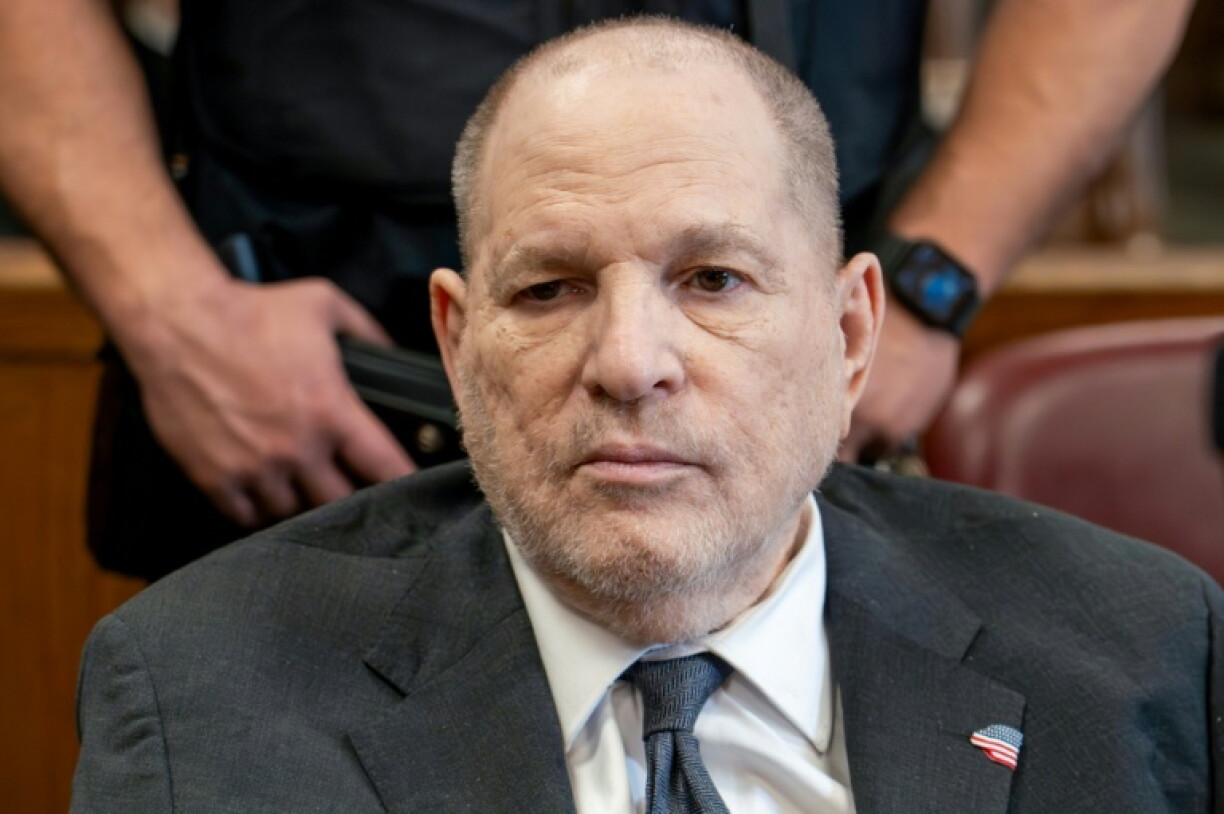 Mehr als ein Jahr nach einem Schuldspruch gegen den früheren Hollywood-Produzenten Harvey Weinstein wegen sexueller Übergriffe auf eine Produktionsassistentin verkündet ein New Yorker Gericht das Strafmaß. Ihm drohen bis zu 20 Jahre Haft.