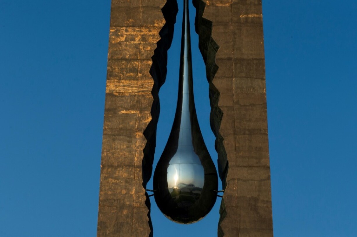 Tsereteli's 30-metre (100-foot) sculpture featuring a teardrop, a memorial to victims of the September 11, 2001 attacks, is in Bayonne, New Jersey