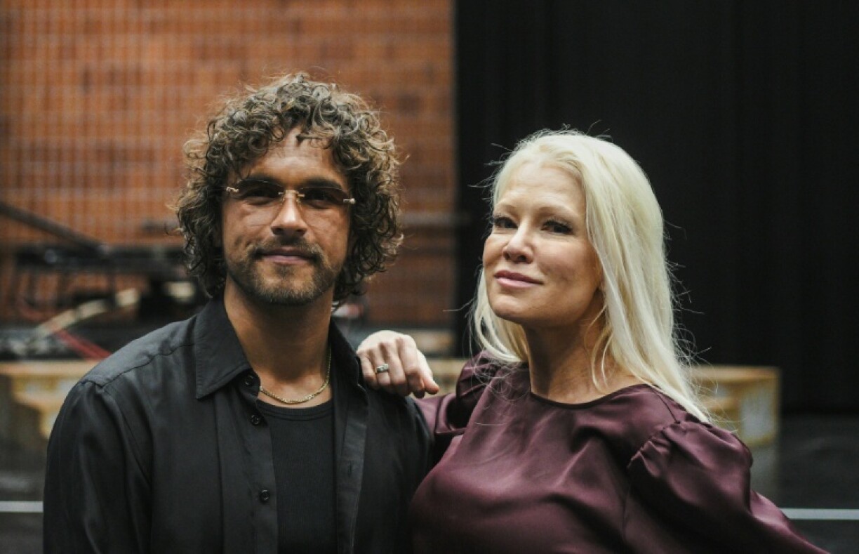 La violoniste Linda Lampenius et le chanteur Pete Parkkonen à Helsinki, le 28 avril 2026 en Finlande