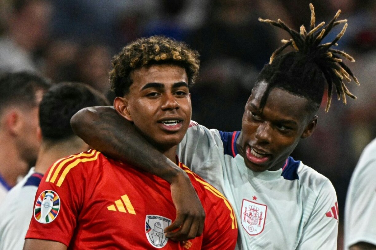 Les jeunes Espagnols Lamine Yamal et Nico Williams après leur victoire en demi-finale de l'Euro contre la France, le 9 juillet 2024 à Munich