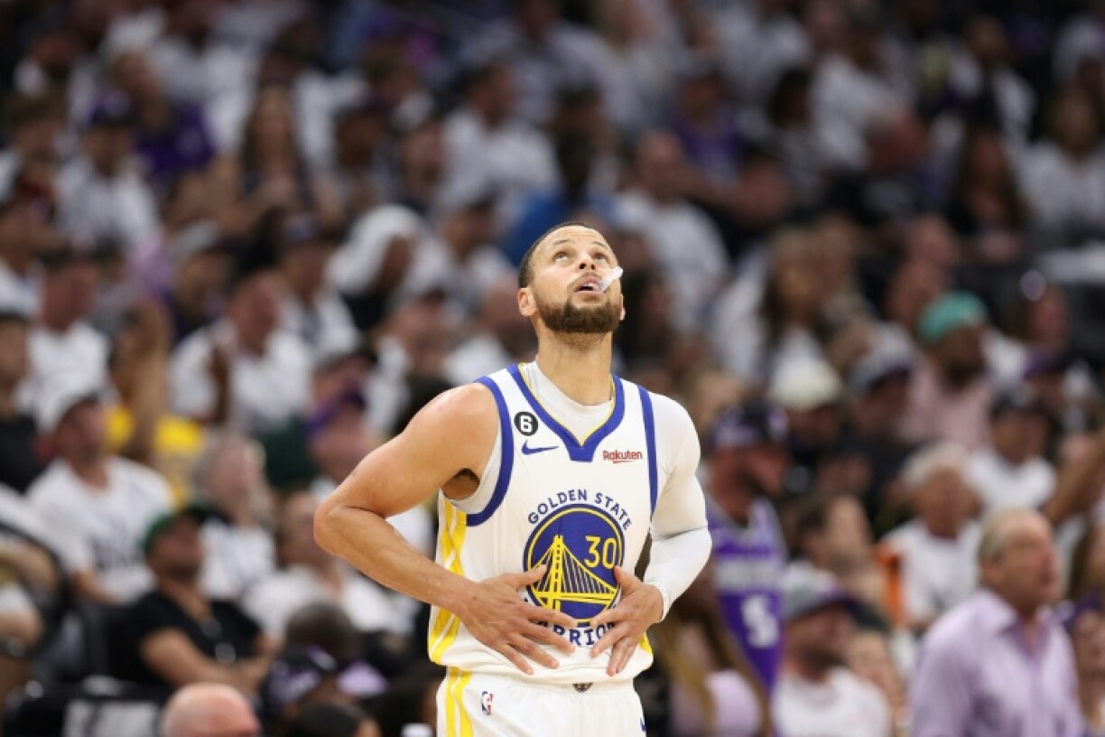 Golden State's Stephen Curry needs some help from his team-mates