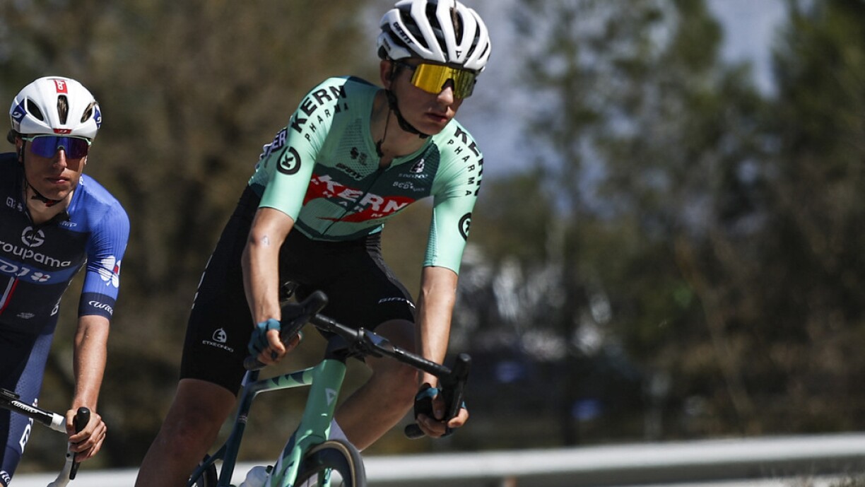 De Mats Wenzel am Asaz beim Tour duerch Katalounien.