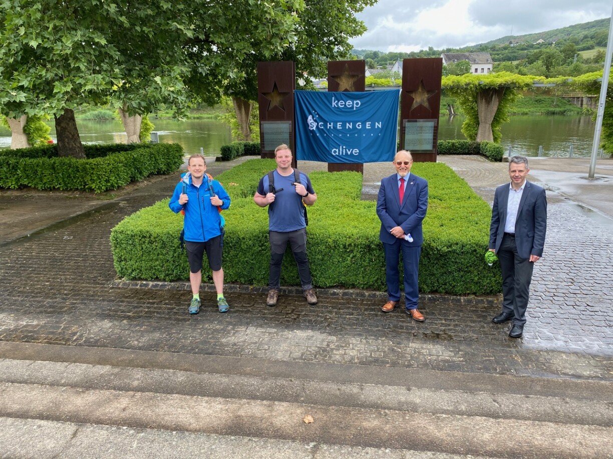 V.l.n.r: Christoph Drost, Philip Hoffmann, Botschafter Dr. Heinrich Kreft, Bürgermeister Ralf Uhlenbruch