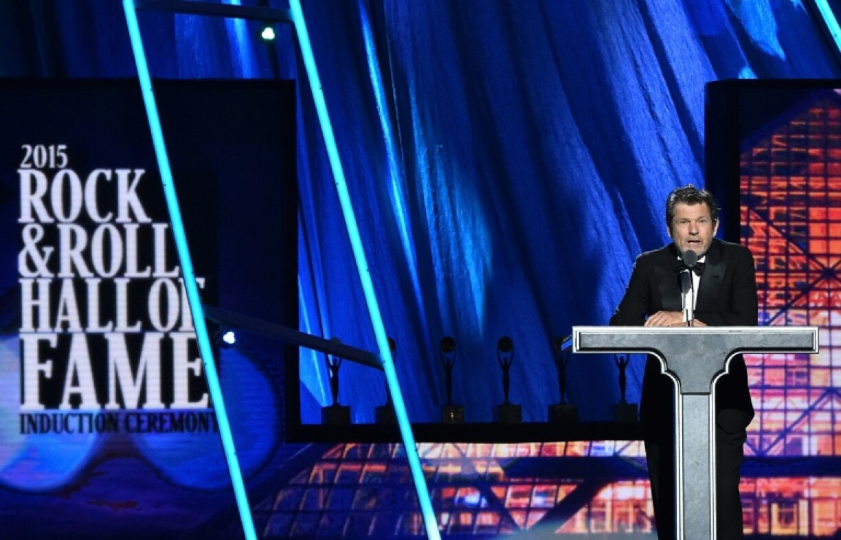 Jann Wenner s'exprime sur scène lors de la 30e cérémonie annuelle d'intronisation au Rock And Roll Hall Of Fame au Public Hall à Cleveland, le 18 avril 2015