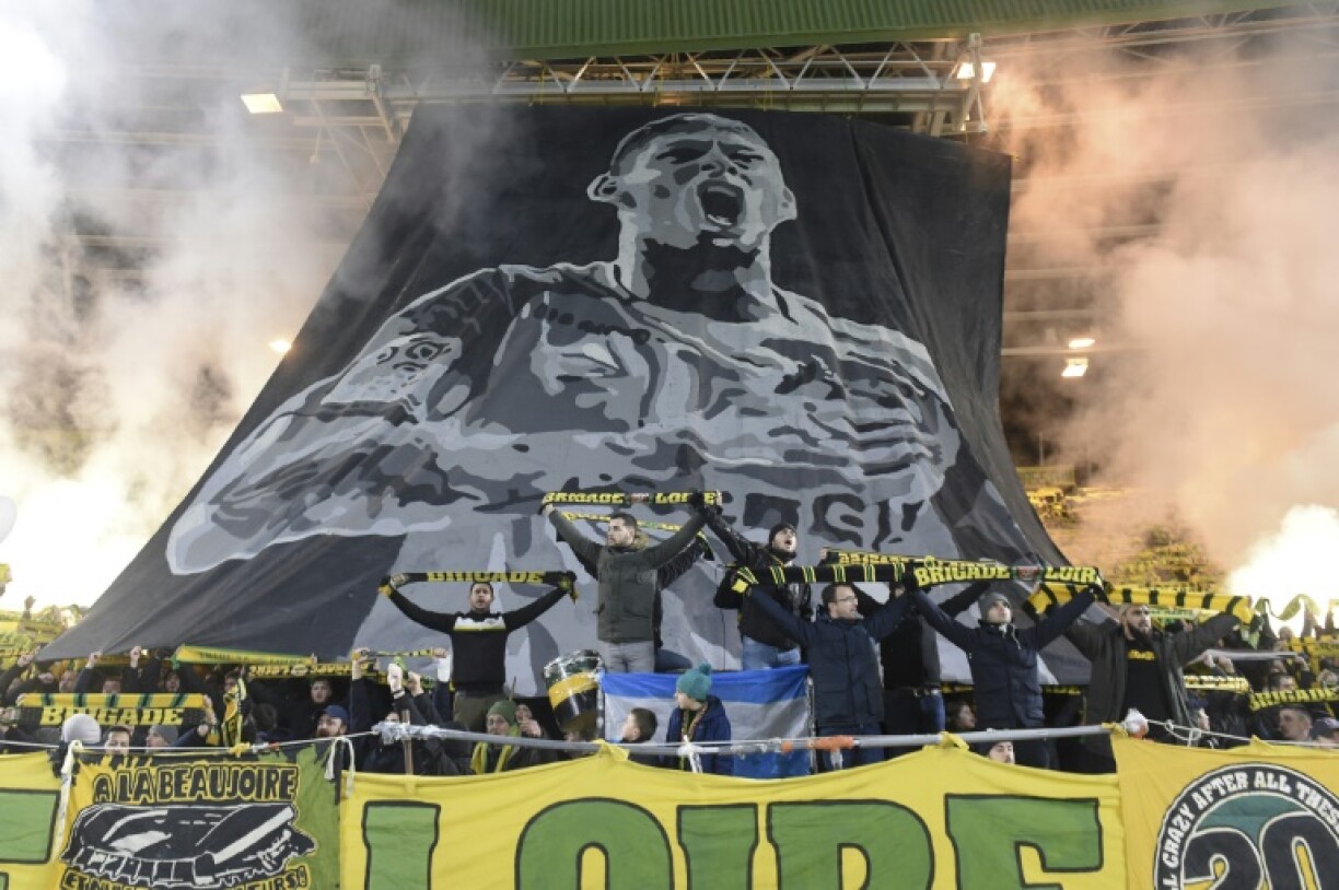 Les supporters du FC Nantes ont déployé un portrait géant d'Emiliano Sala lors du match contre Saint-Etienne, le 30 janvier 2019 à Nantes