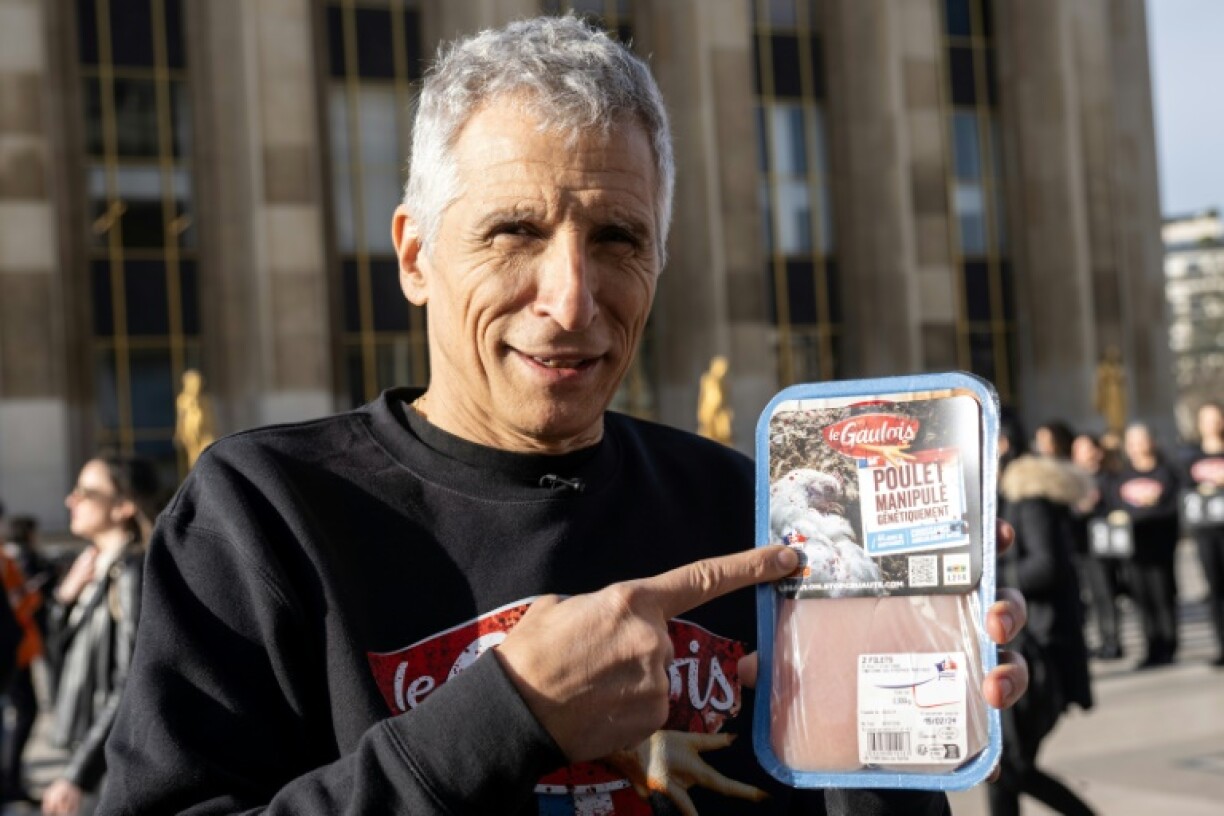 Nagui lors d'une manifestation à l'appel de l'association L214 sur la place des droits de l'Homme du Trocadéro à Paris le 15 février 2024