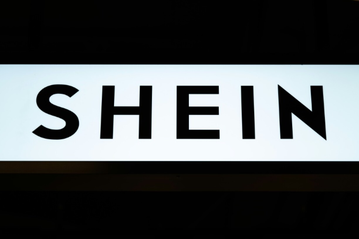 Le logo de Shein au Bazar de l'Hôtel de Ville à Paris, le 4 novembre 2025