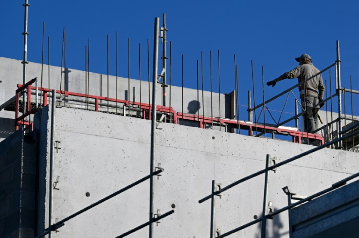 Le nombre de ménages en attente d'un logement social (2,42 millions) n'a jamais été aussi élevé et celui des personnes sans domicile a grimpé à 330.000