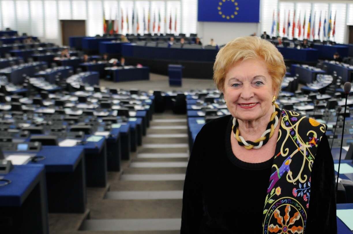 49 Joer politesch aktiv