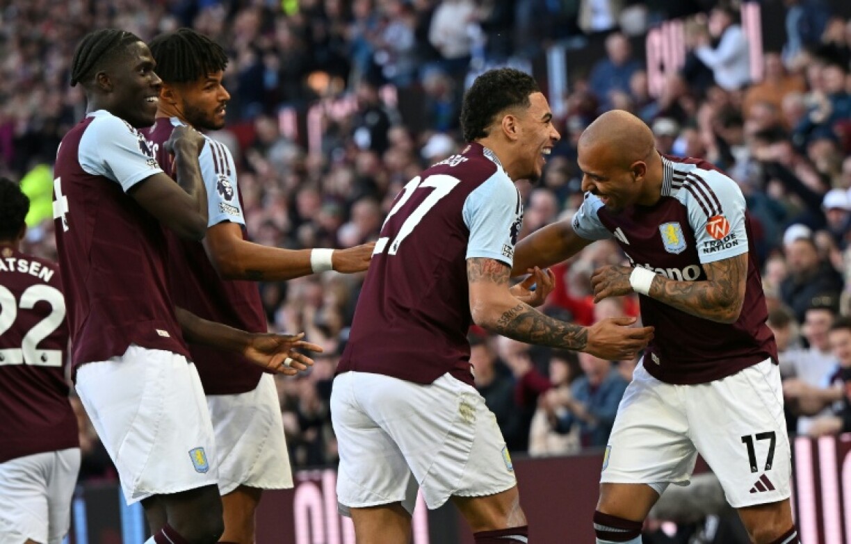 Donyell Malen (right) and Morgan Rogers (centre) scored for Aston Villa