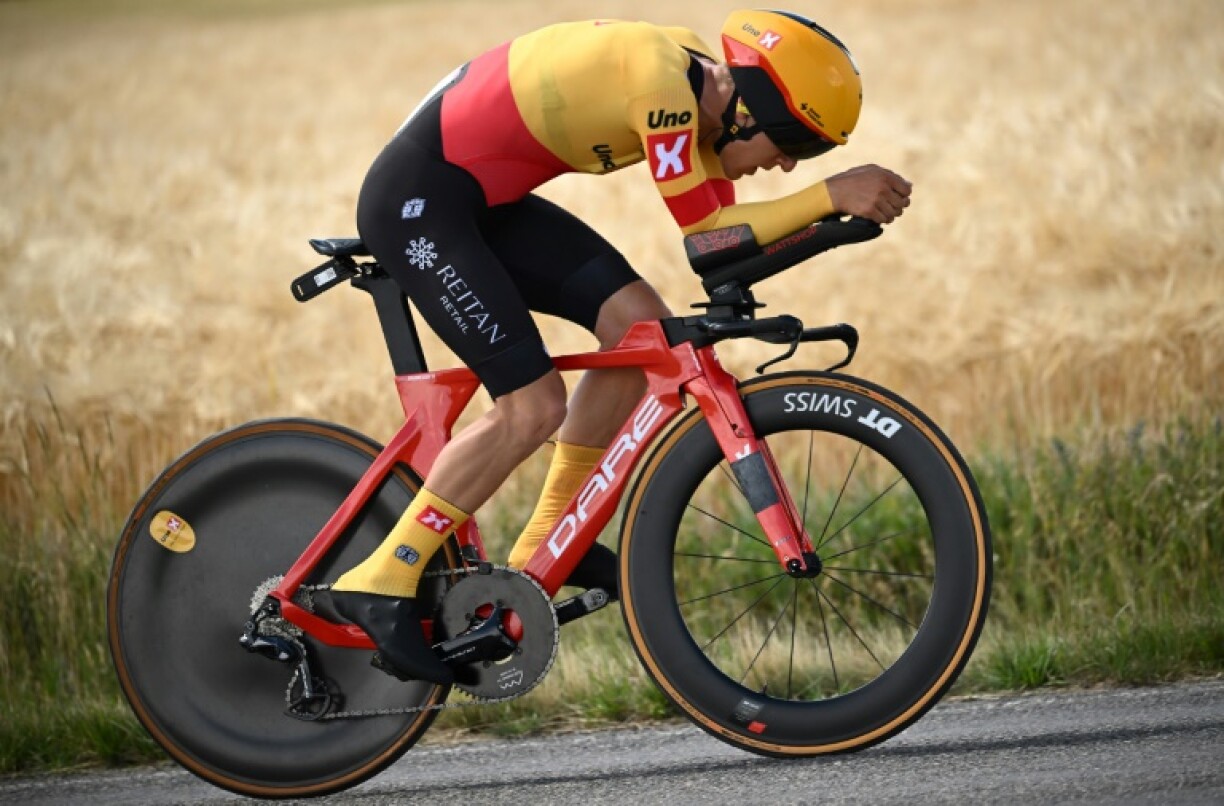 Le coureur norvégien Tobias Johannessen, lors d'un contre-la-montre pendant le Dauphiné, le 8 juin 2022 entre Montbrison et La Batie d'Urfe