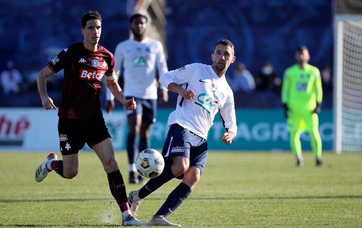 L'aventure en Coupe de France s'arrête déjà pour Vincent Pajot (à gauche) et le FC Metz.