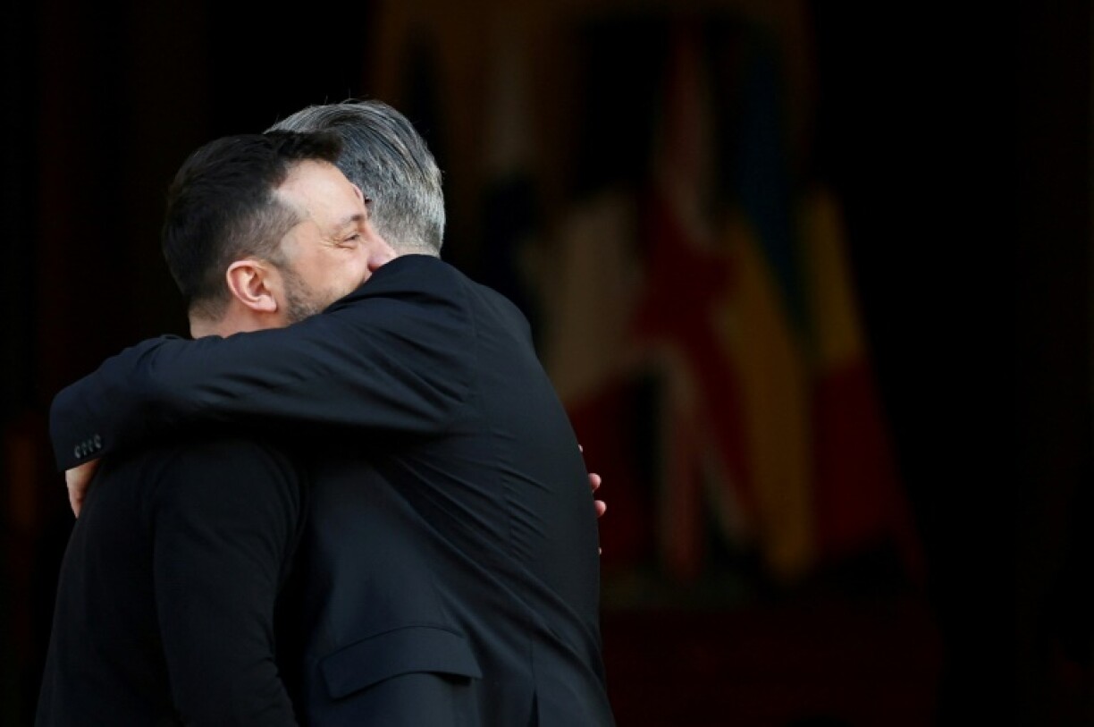 Starmer hugged Zelensky outside his official residence in Downing Street