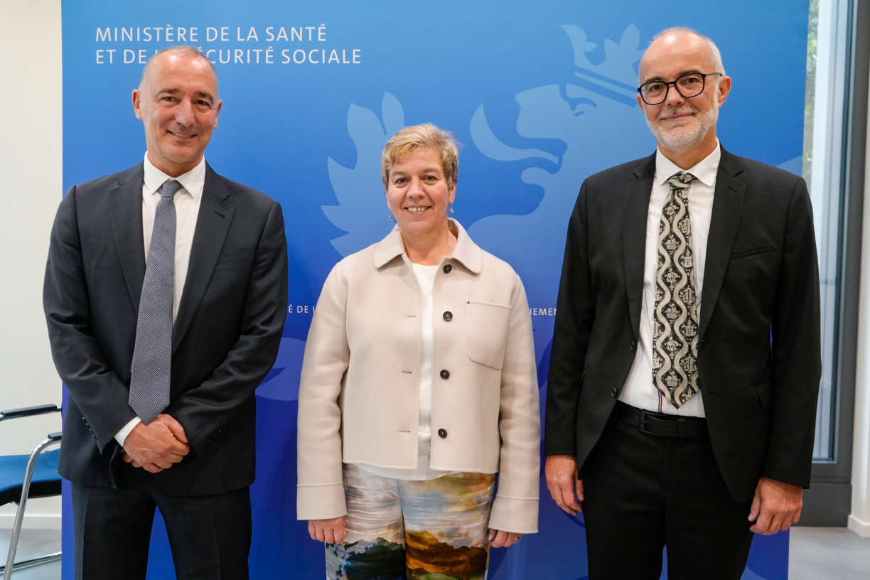 (from left to right) Christian Oberlé, former president of the CNS; Martine Deprez, Minister of Health and Social Security; José Balanzategui, new president of the CNS.