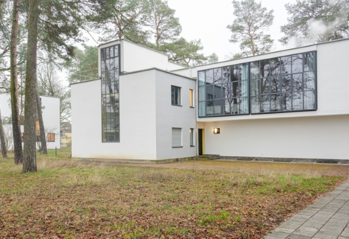 The Bauhaus movement follow the principle that 'form follows function'