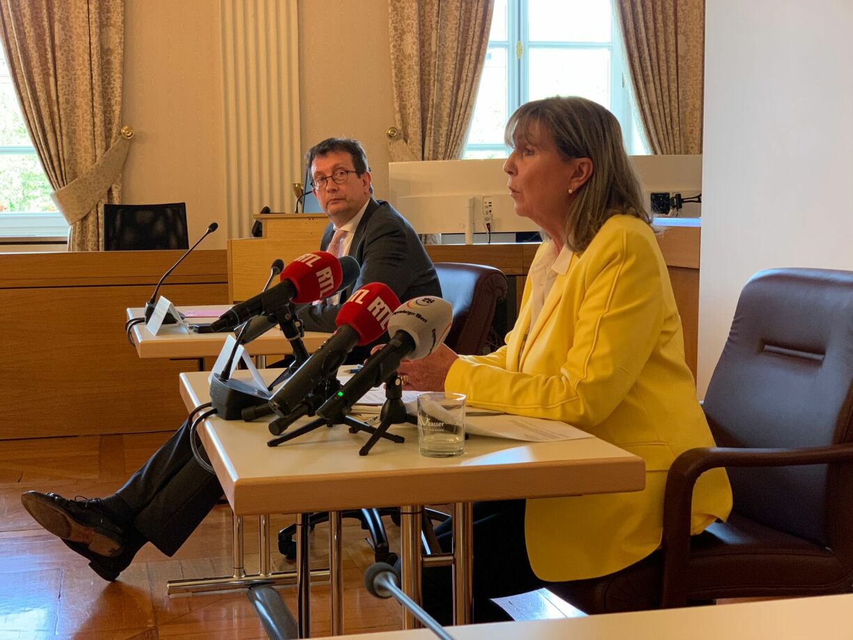 Lydie Polfer, pictured right