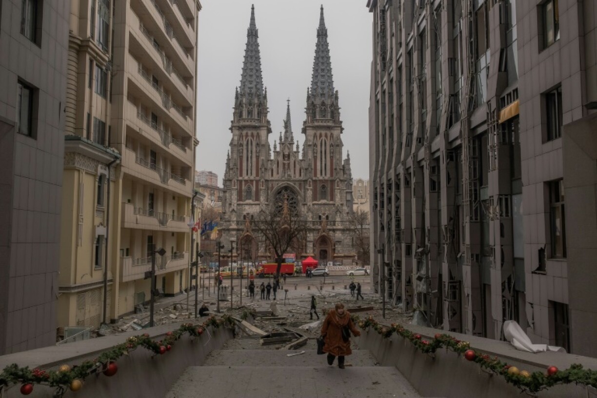 Russian strikes killed people in Kyiv and Kherson