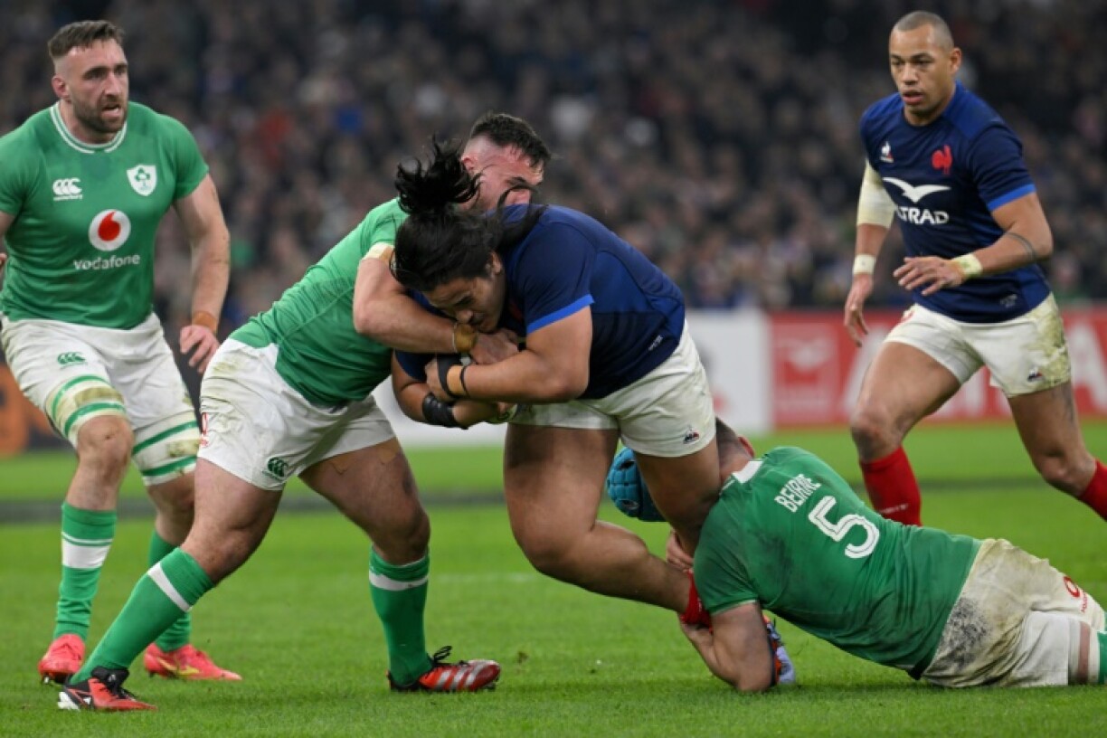La défense irlandaise trop puissante pour Posolo Tuilagi au stade Vélodrome en Six Nations, le 2 février 2024