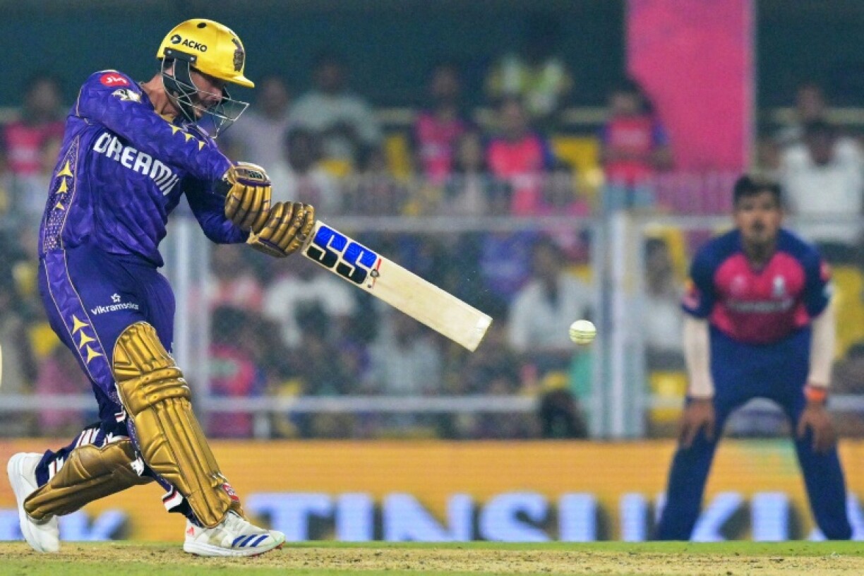 Quinton de Kock (L) hit 97 not out to give KKR their first win of the IPL season