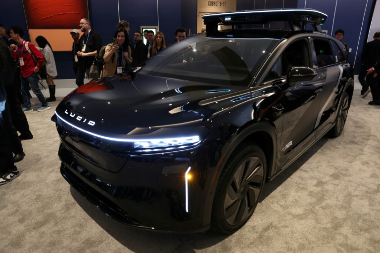 Uber, le constructeur électrique de luxe Lucid et la start-up Nuro dévoilent le 5 janvier 2026 à Las Vegas leur futur robotaxi
