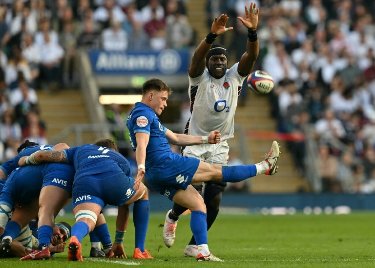 'Not intimidated' by Cardiff crowd: England captain Maro Itoje (R)