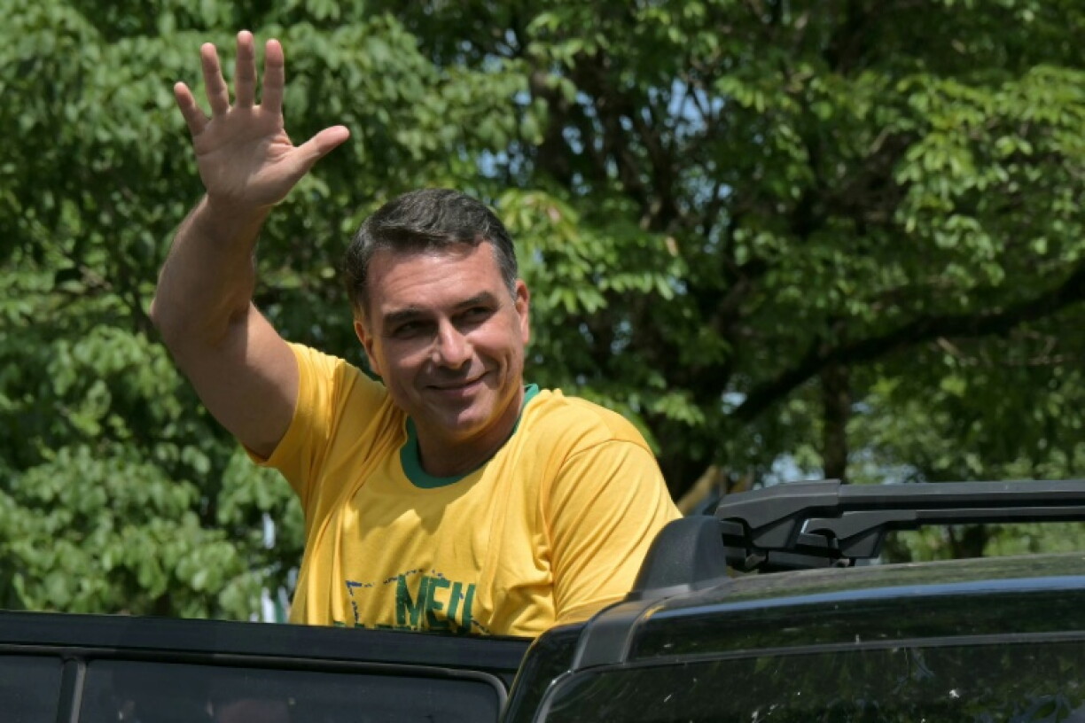 If Flavio Bolsonaro wins the election, Brazil will join a growing number of Latin American nations that have swung to the right in recent months