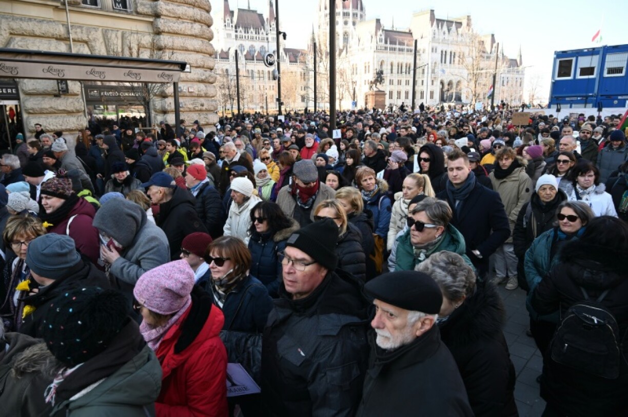 Around 4,000 people attended, an AFP photographer estimated, signalling rising discontent with Orban