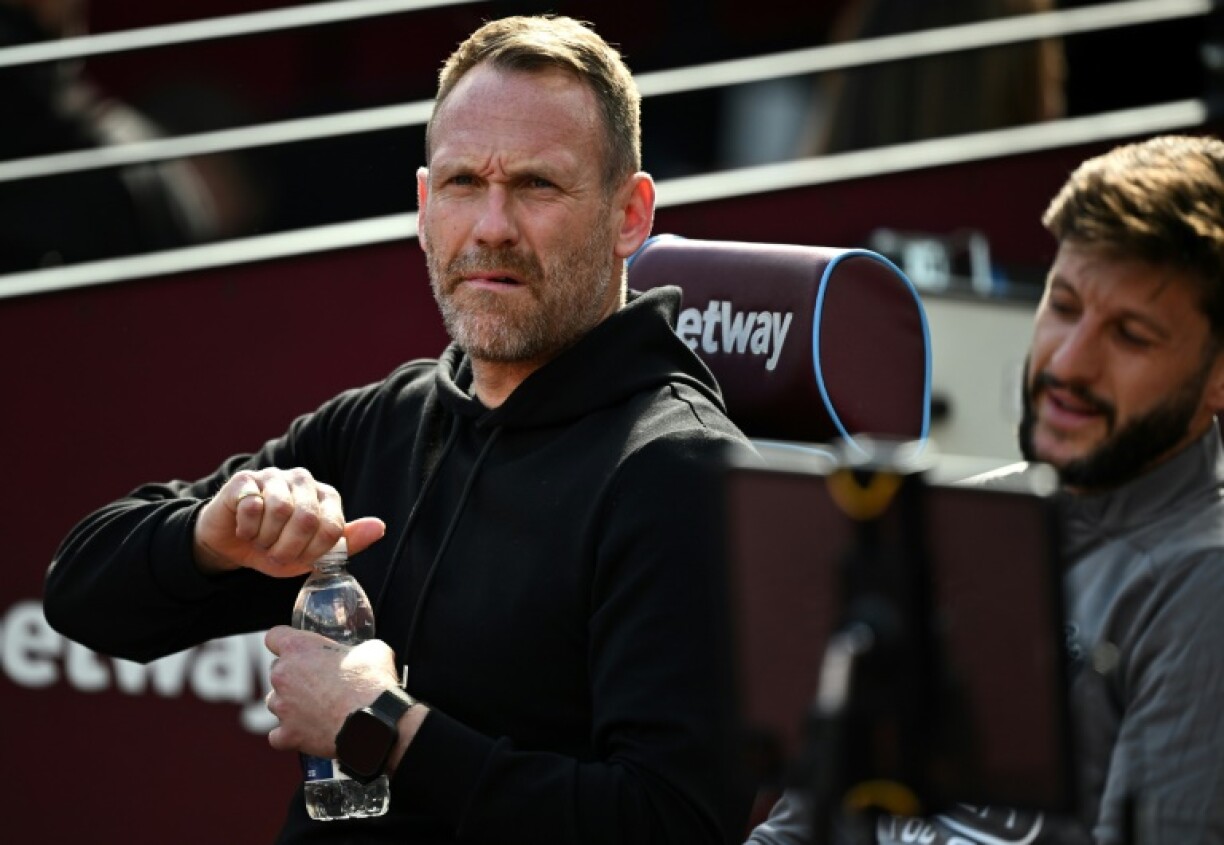 Southampton's interim manager Simon Rusk