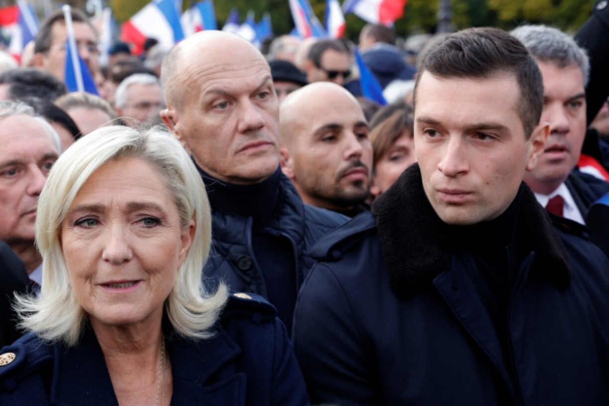 Le Pen (L) has shown Bardella (R) her full support until now