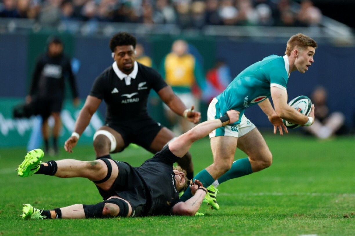 Fly-halves Jack Crowley (R) and Sam Prendergast have struggled to spark the Irish backs