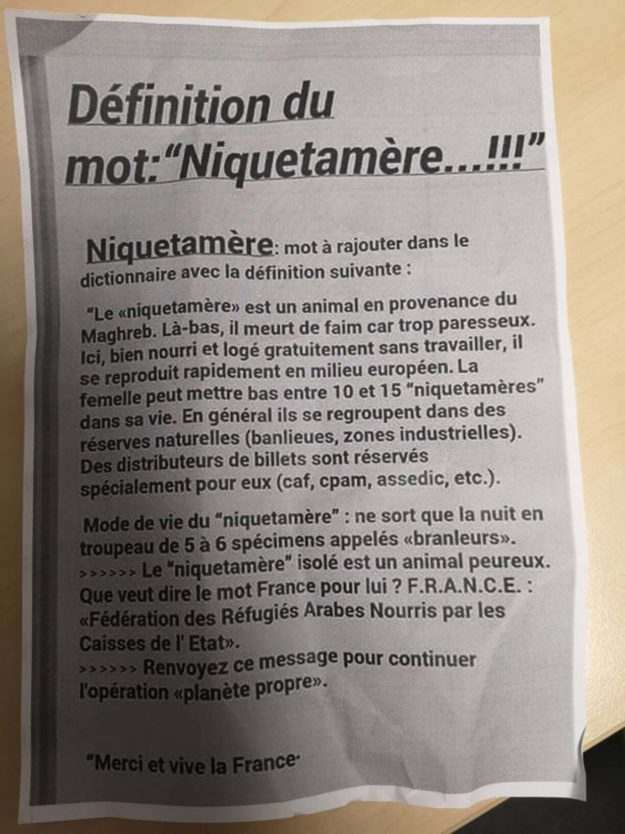 Une source nous a fait parvenir une photo de l'affiche après l'avoir découverte dans les bureaux de LuxairCargo.