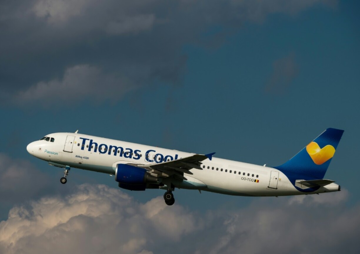 Un avion de la compagnie Thomas Cook décolle de l'aéroport de Lille, en France, en octobre 2014