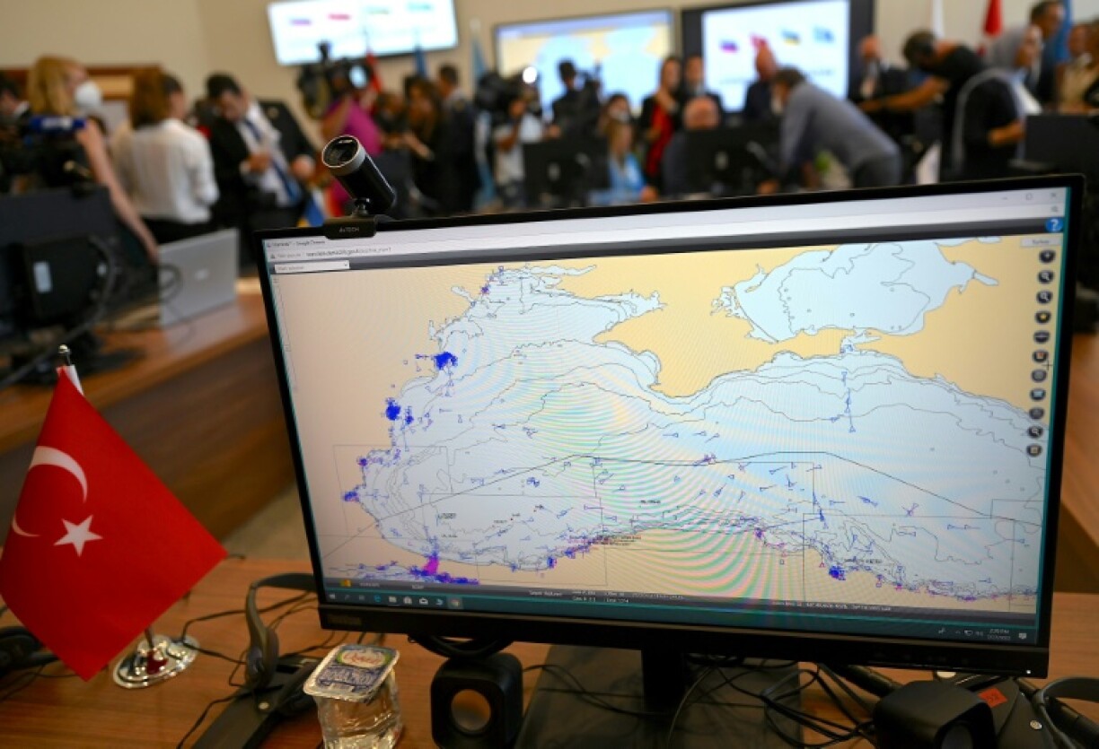 Le Centre de coordination conjointe (CCC), chargé du contrôle des exportations de céréales ukrainiennes via la mer Noire, lors de son inauguration le 27 juillet 2022 à Istanbul, en Turquie
