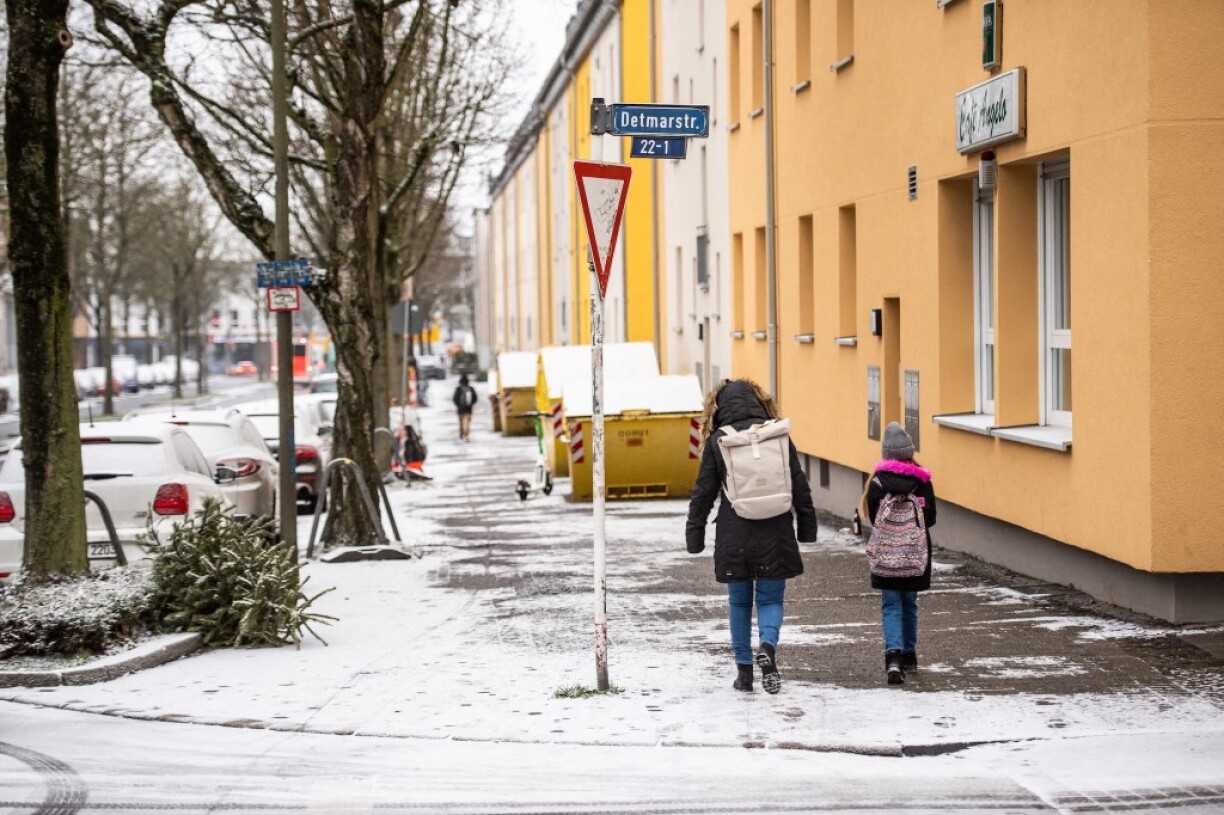 Zanter e Freideg gëtt a villen Deeler an Däitschland Salz gestreet.