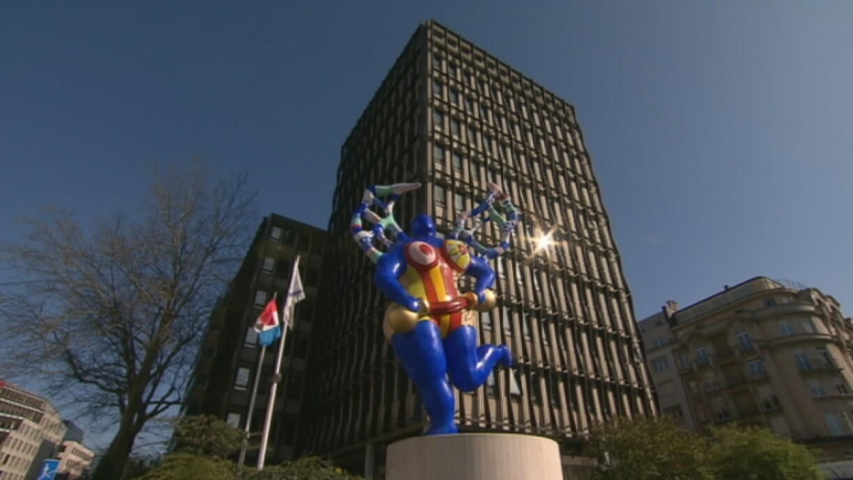La sculpture avant son enlèvement en 2011.