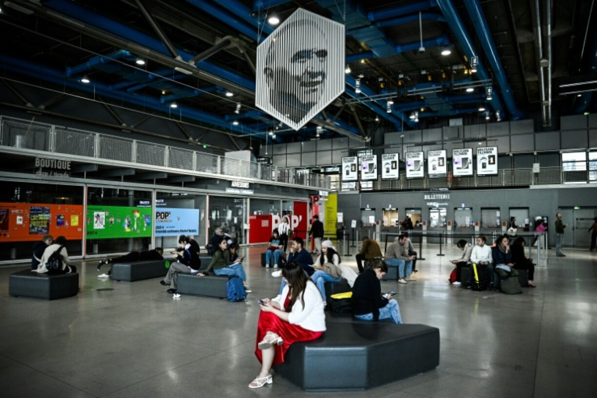 The total cost of the renovation is estimated at 460 million euros