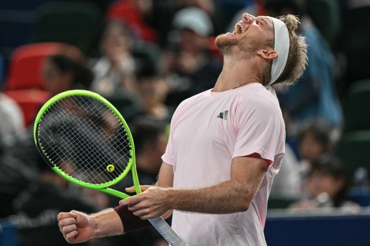 Le tennisman espagnol Alejandro Davidovich après sa victoire en finale du Masters 1000 de Shangaï contre son compatriote Rafael Jodar le 18 octobre 2026