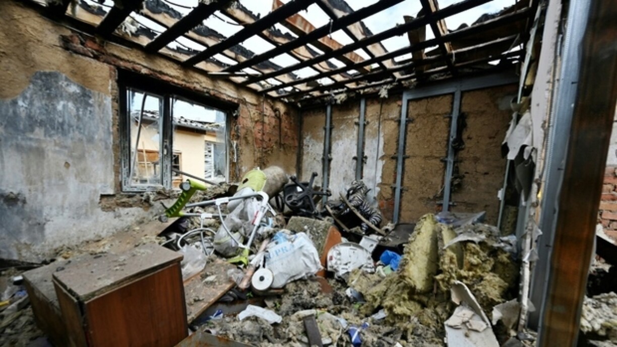 Une maison détruite par une frappe, le 22 mai 2023 à Tsirkuny, dans la région de Kharkiv, en Ukraine