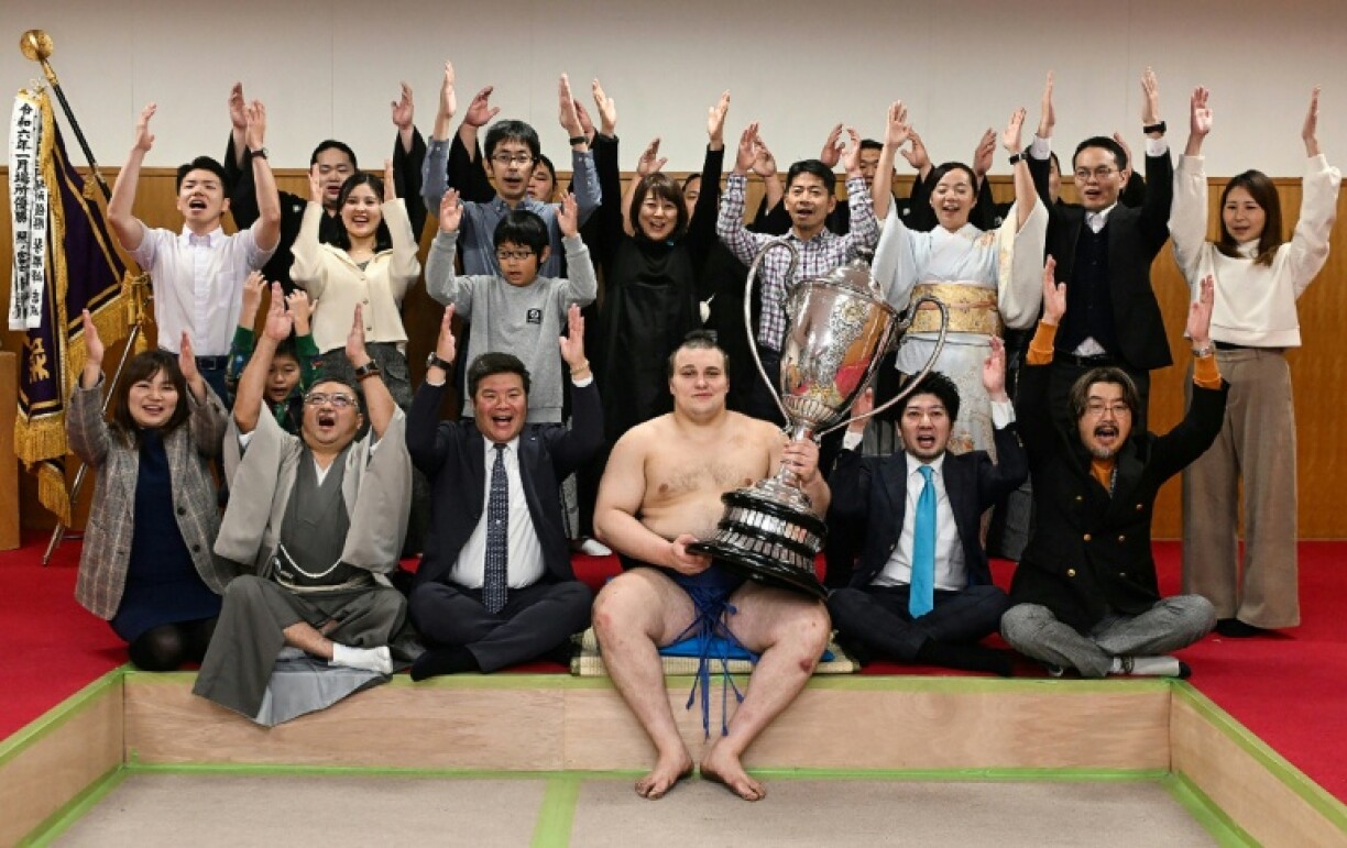 Ukrainian sumo wrestler Danylo Yavhusishyn, also known by his ring name Aonishiki, won the Kyushu Grand Sumo Tournament on Sunday