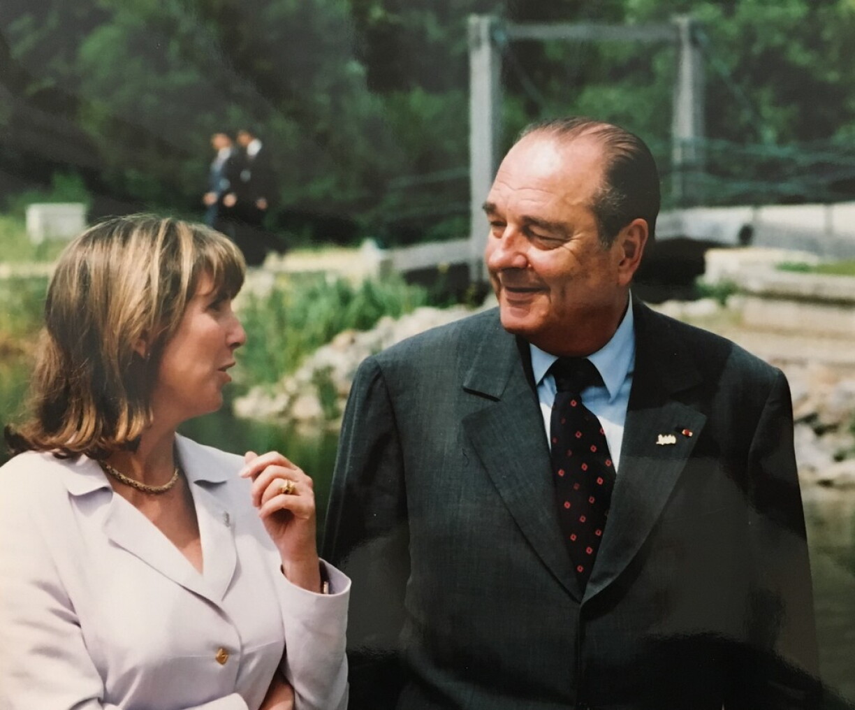 Lydie Polfer et Jacques Chirac photographiés pendant une discussion