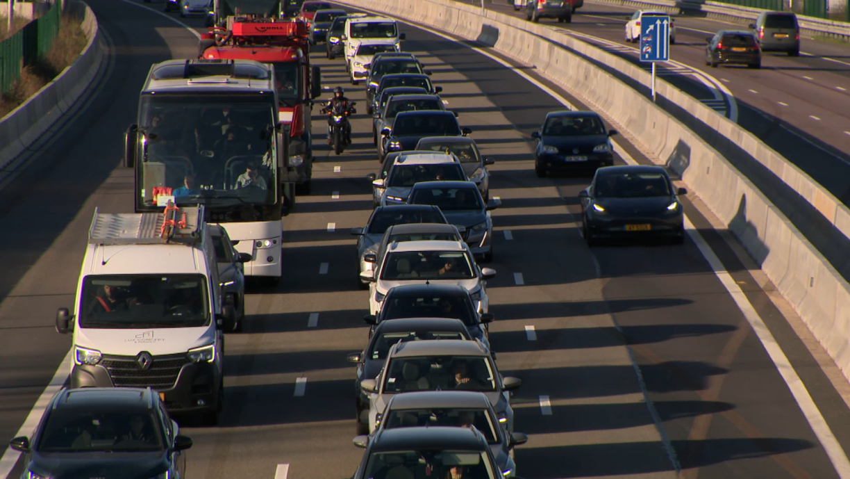 Autoroute A3: La voie de covoiturage ouverte à tous ? La ministre ...