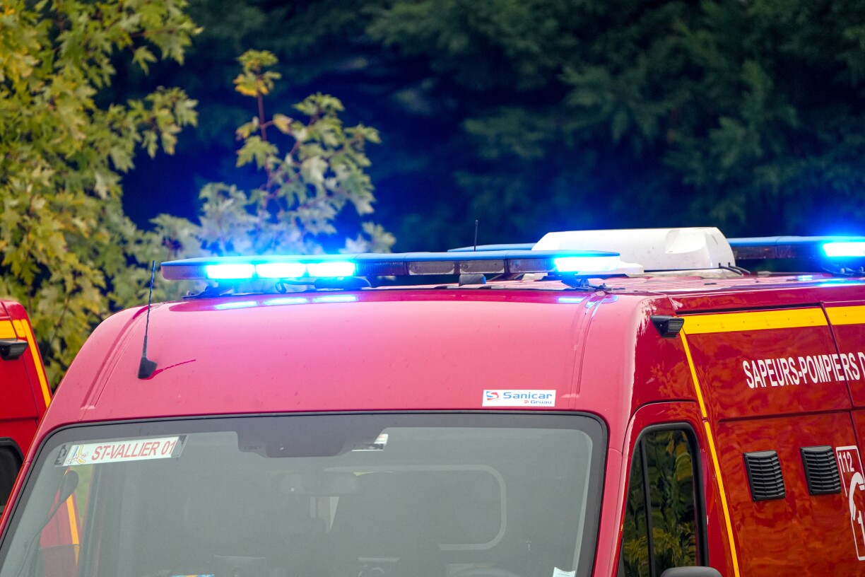 Les secours cherchent le pilote de l'avion depuis 9h45 ce jeudi matin indique le quotidien Paris-Normandie.