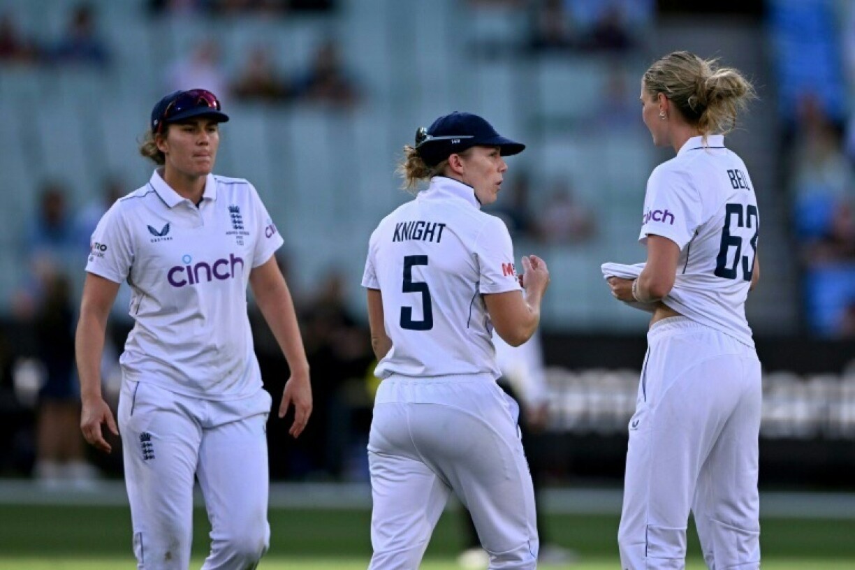 England captain Heather Knight (C) during the women's Ashes against Australia in Melbourne in January 2025