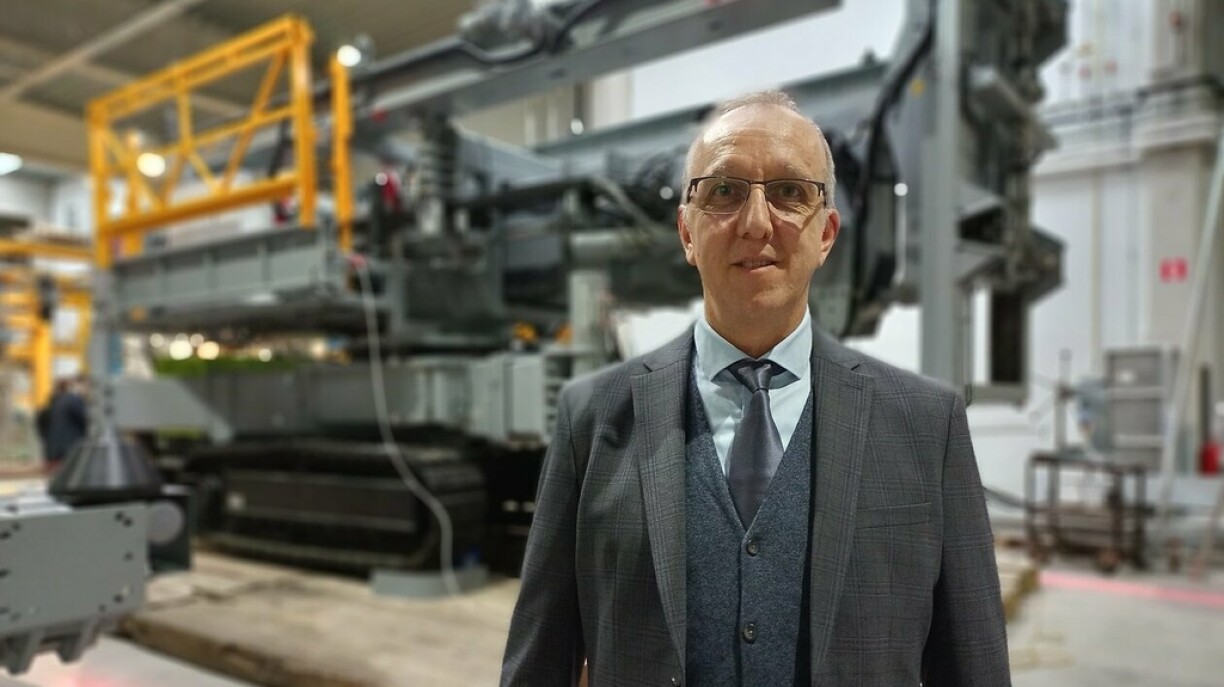 Nicola Prevenna est l'ingénieur en chef qui a conçu l'engin. Il travaille depuis 30 ans chez Tractel.