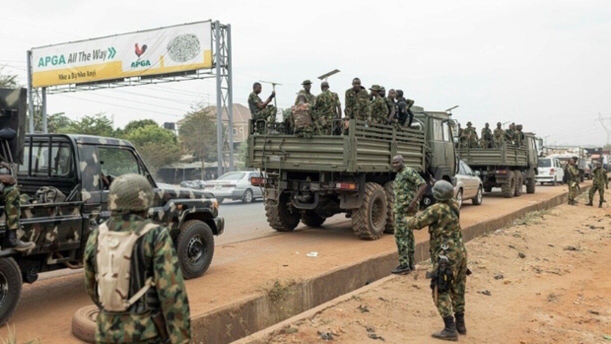 Symbolbild: Sécherheetsbeamten an Nigeria