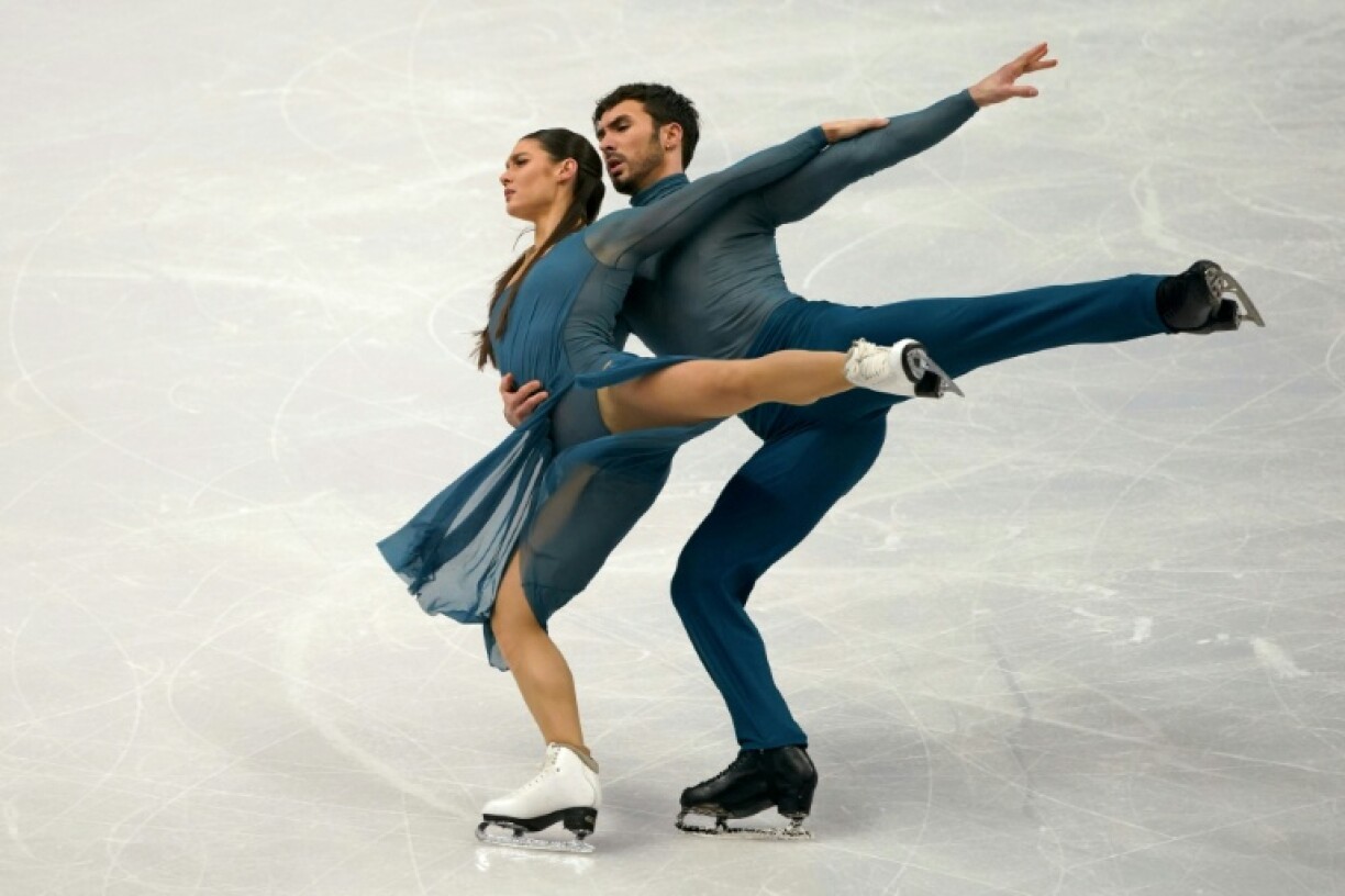 Les danseurs sur glace Laurence Fournier Beaudry et Guillaume Cizeron dans leur programme libre des Championnats d'Europe le 17 janvier 2026 à Sheffield en Angleterre