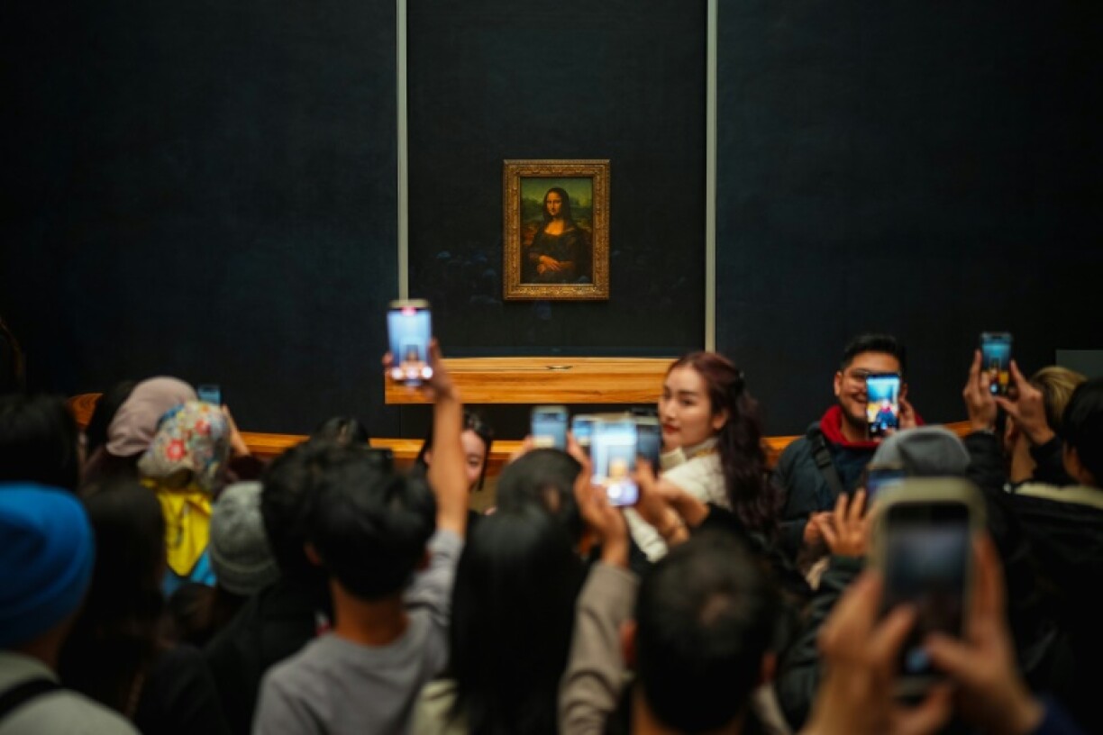 The Louvre is suffering from too many visitors
