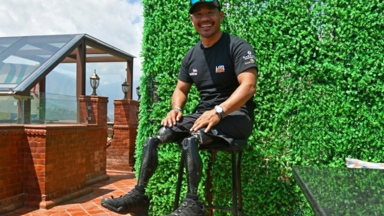 Hari Budha Magar, un ancien combattant Gurkha amputé en Afghanistan, lors d'un entretien avec l'AFP à Katmandou le 3 avril 2023