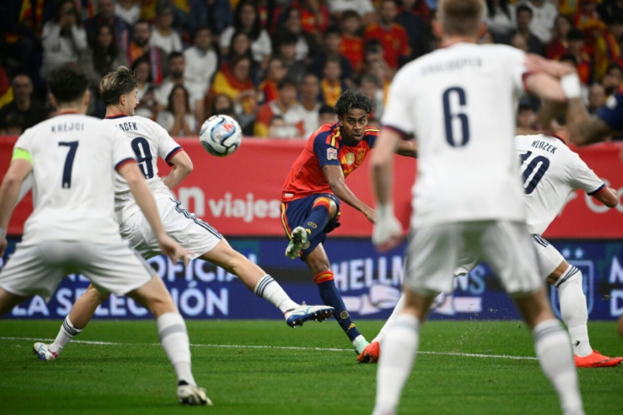 Lamine Yamal curled into the top corner to open the scoring against the Czech Republic in Spain's Nations League victory